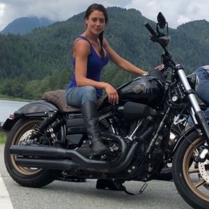 Meet your Posher, Crystal